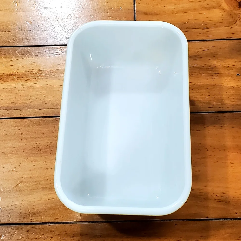 Vtg Pyrex 0502 Avocado Green 1.5 Refrigerator Dish